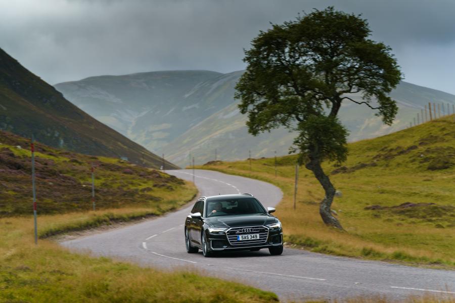  Audi S6 Avant TDI (C8) 2019 года  (UK) (фото 2 из 42)